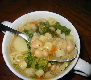 White Bean, Potato and Kale Soup