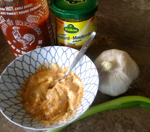 Sriracha Sauce for Hot Dogs & Burgers