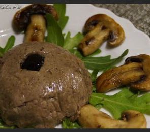 Roasted Garlic, Brie & Black Olive Pate