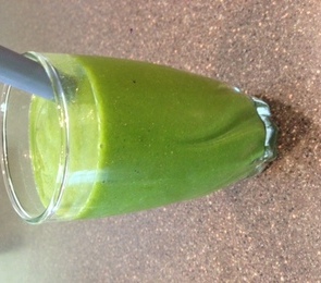Kale Parsley Mango Green Smoothie