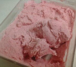 Fantastic Easy 3 Ingredient Strawberry Ice Cream Food Processor