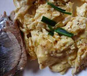 Queen Elizabeth's Scrambled Eggs And Kippers