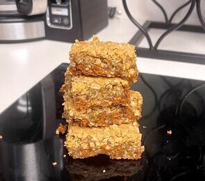 Humphrey’s Triple Cinnamon Oatmeal Blondies